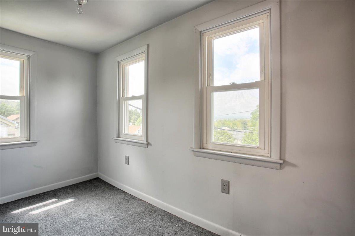 358 Rexmont Road Lebanon, PA 17042 - Photo 8 of 14 Gallery Image 8