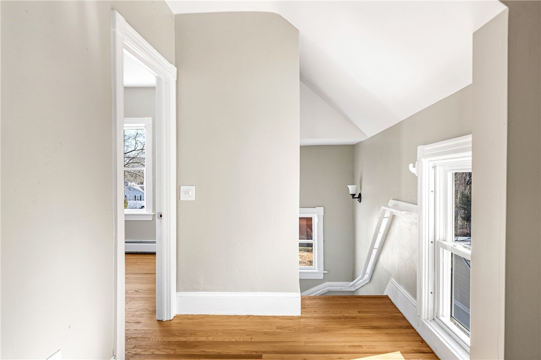 27 Hemlock Avenue Cranston, RI 02910 - Photo 15 of 36