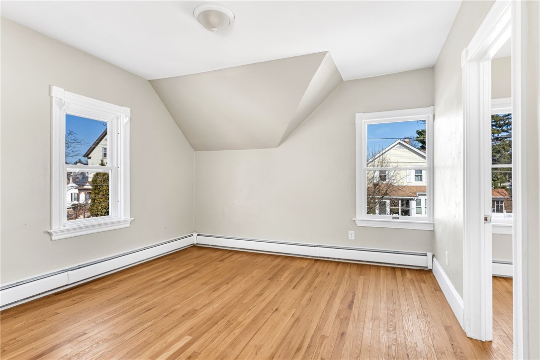 27 Hemlock Avenue Cranston, RI 02910 - Photo 16 of 36