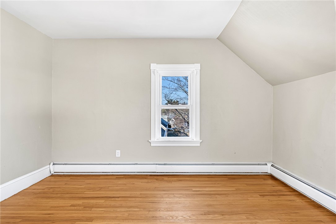 27 Hemlock Avenue Cranston, RI 02910 - Photo 17 of 36