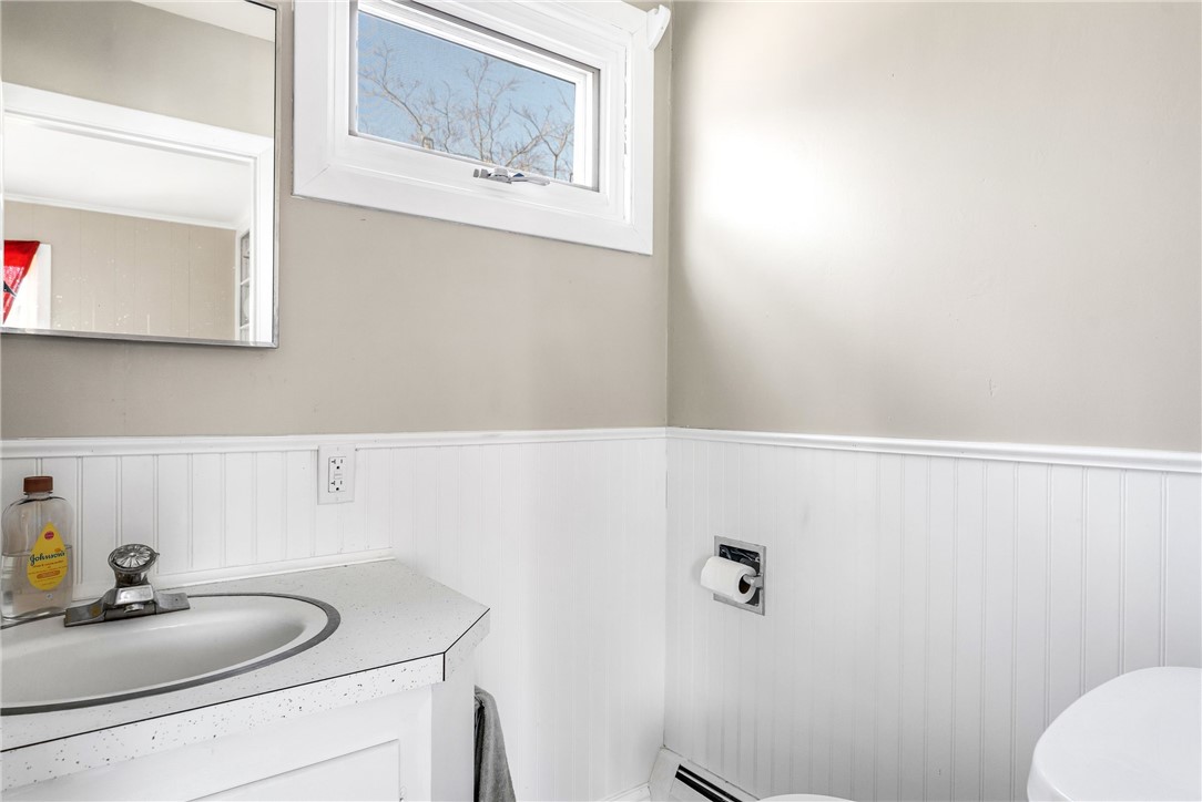 27 Hemlock Avenue Cranston, RI 02910 - Photo 21 of 36