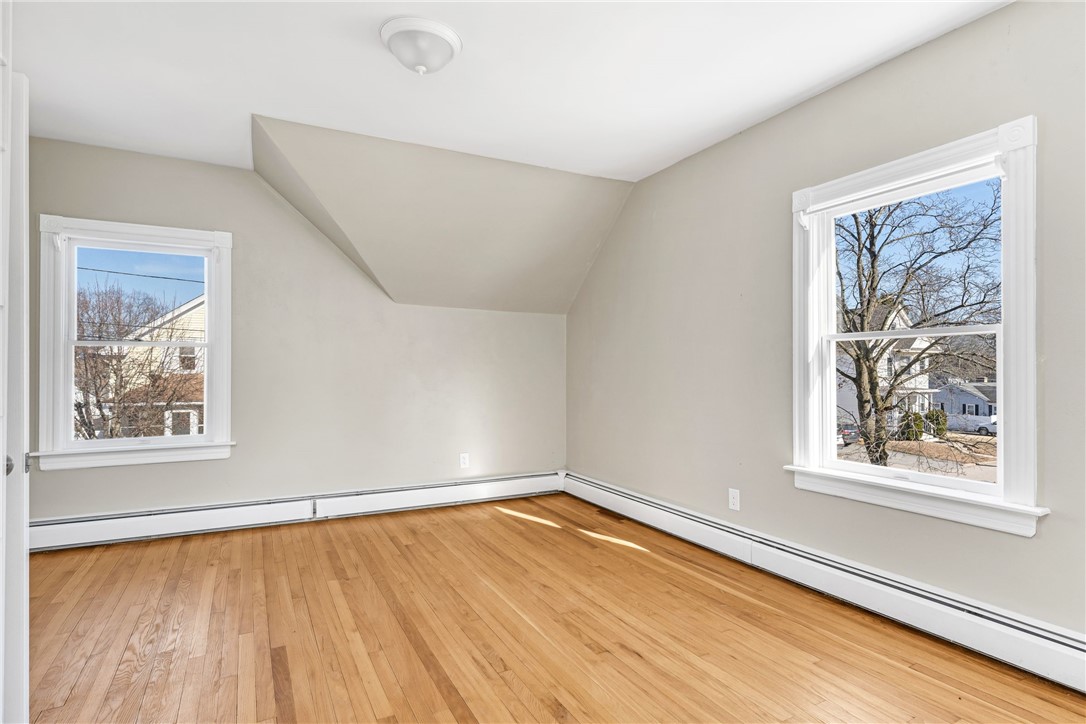 27 Hemlock Avenue Cranston, RI 02910 - Photo 22 of 36