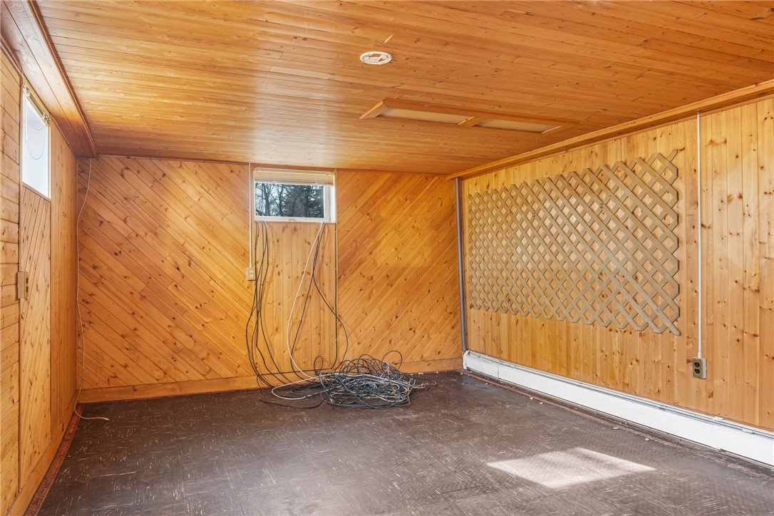 27 Hemlock Avenue Cranston, RI 02910 - Photo 24 of 36