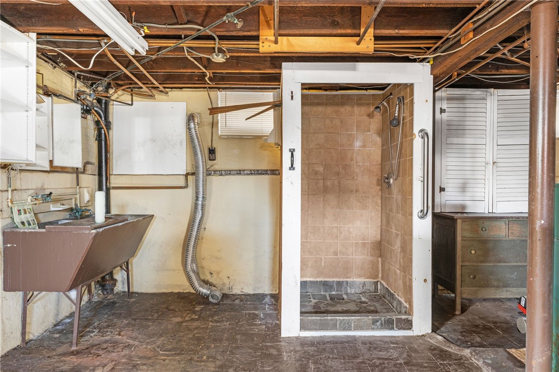 27 Hemlock Avenue Cranston, RI 02910 - Photo 25 of 36