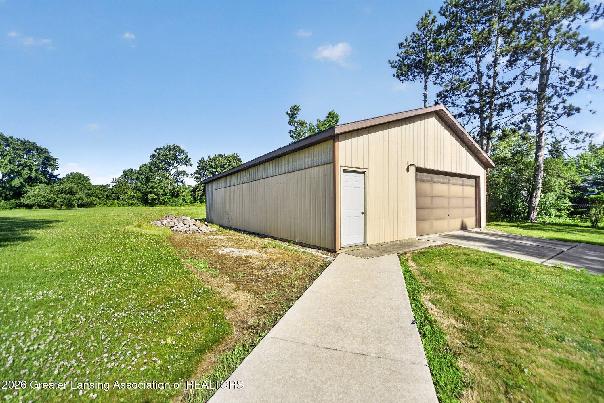11165 Nixon Road Grand Ledge, MI 48837 - Photo 6 of 43 11165-Nixon-Rd-Windowstill-Photography 4