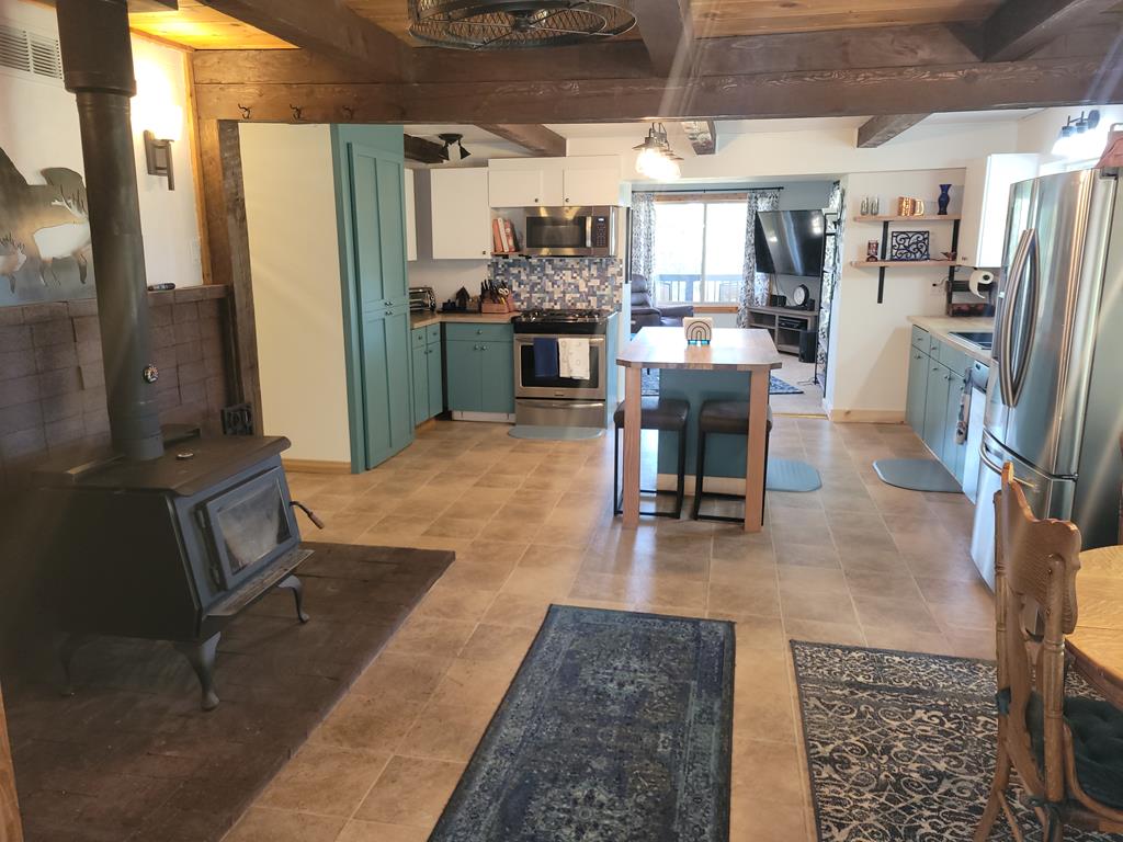 10346 Emma Loop Cascade, ID 83611 - Photo 10 of 43 Bright and cheery
