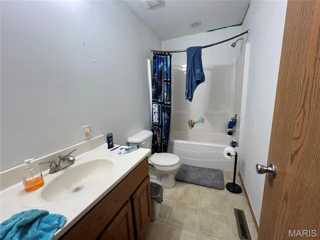 $256,000 | 18 Polo Run Drive, Perryville, MO 63775