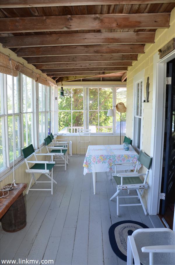 26 Basin Road Chilmark, MA 02535 - Photo 6 of 21 http://d1qzqeyxiitrap.cloudfront.net/photos/20116/600/9ab8769e.jpg