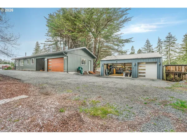 $780,000 | 88879 Highway 42S South, Bandon, OR 97411