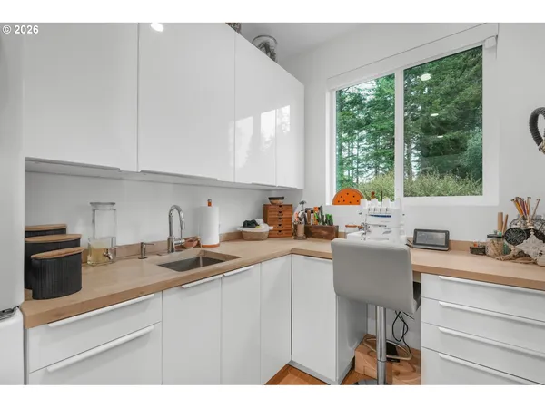 $780,000 | 88879 Highway 42S South, Bandon, OR 97411
