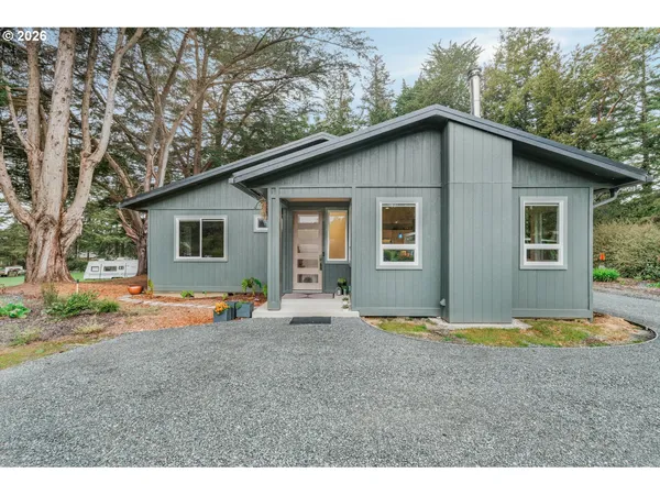 $780,000 | 88879 Highway 42S South, Bandon, OR 97411