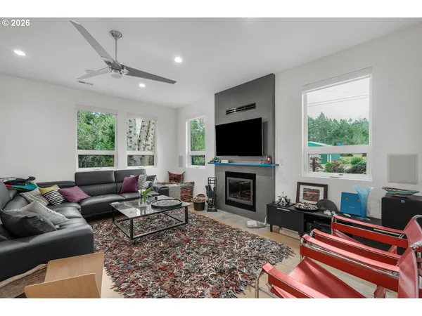 $780,000 | 88879 Highway 42S South, Bandon, OR 97411