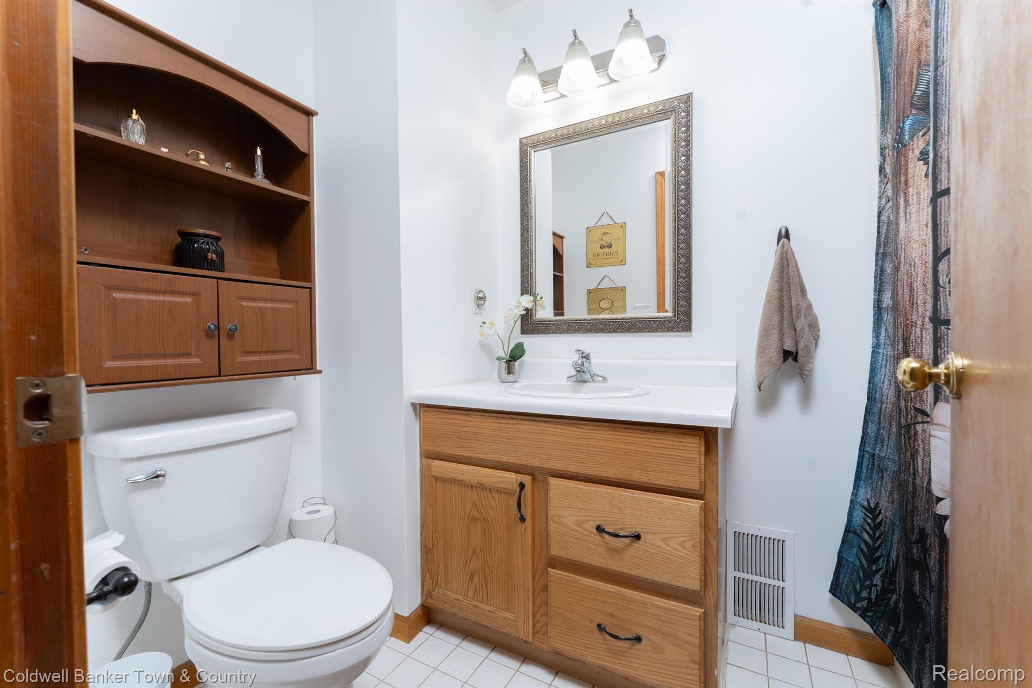 5778 Lange Road Howell, MI 48843 - Photo 16 of 29 Bath