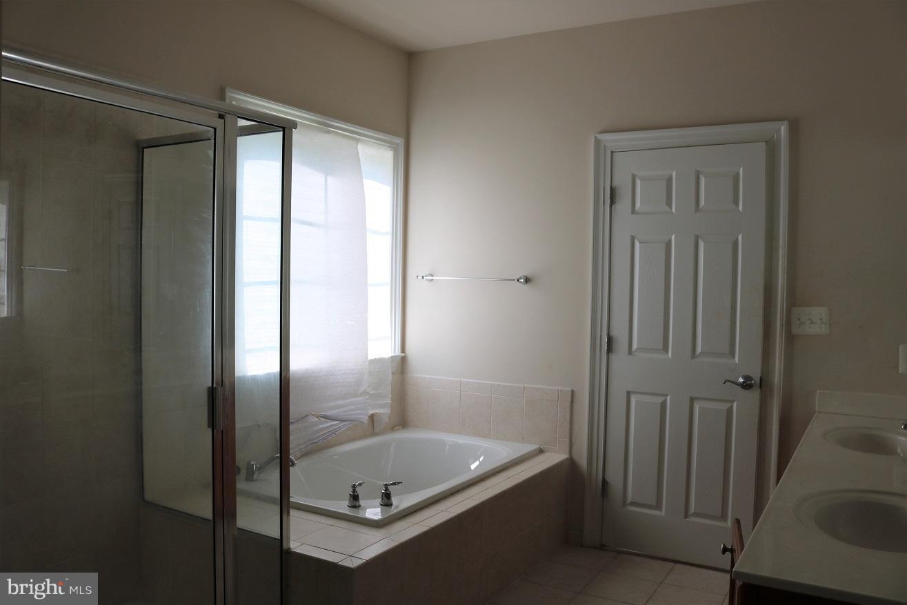 6655 St Pauls Road King George, VA 22485 - Photo 11 of 20 Bath (Master)