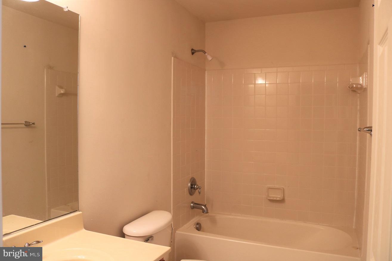 6655 St Pauls Road King George, VA 22485 - Photo 14 of 20 Bath