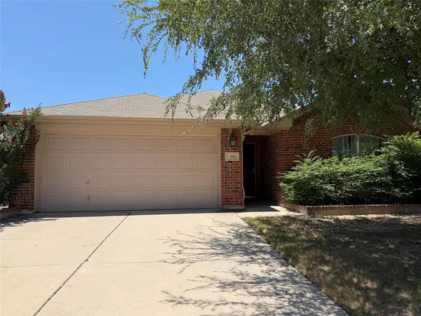 $295,000 | 224 Spring Hollow Drive, Saginaw, TX 76131