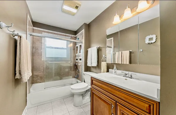 $3,150 | 3226 Everglade Avenue, Woodridge, IL 60517