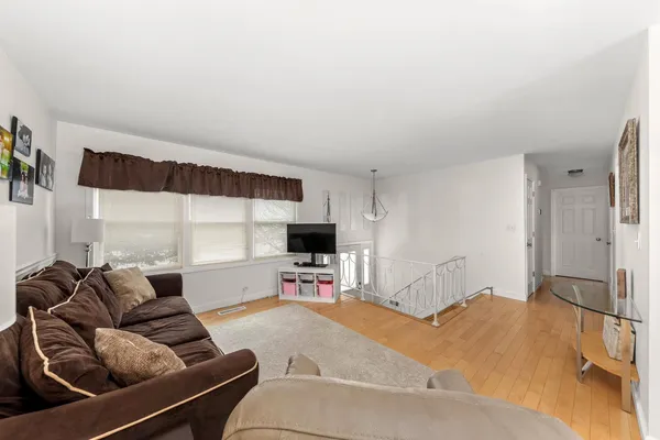 $3,150 | 3226 Everglade Avenue, Woodridge, IL 60517