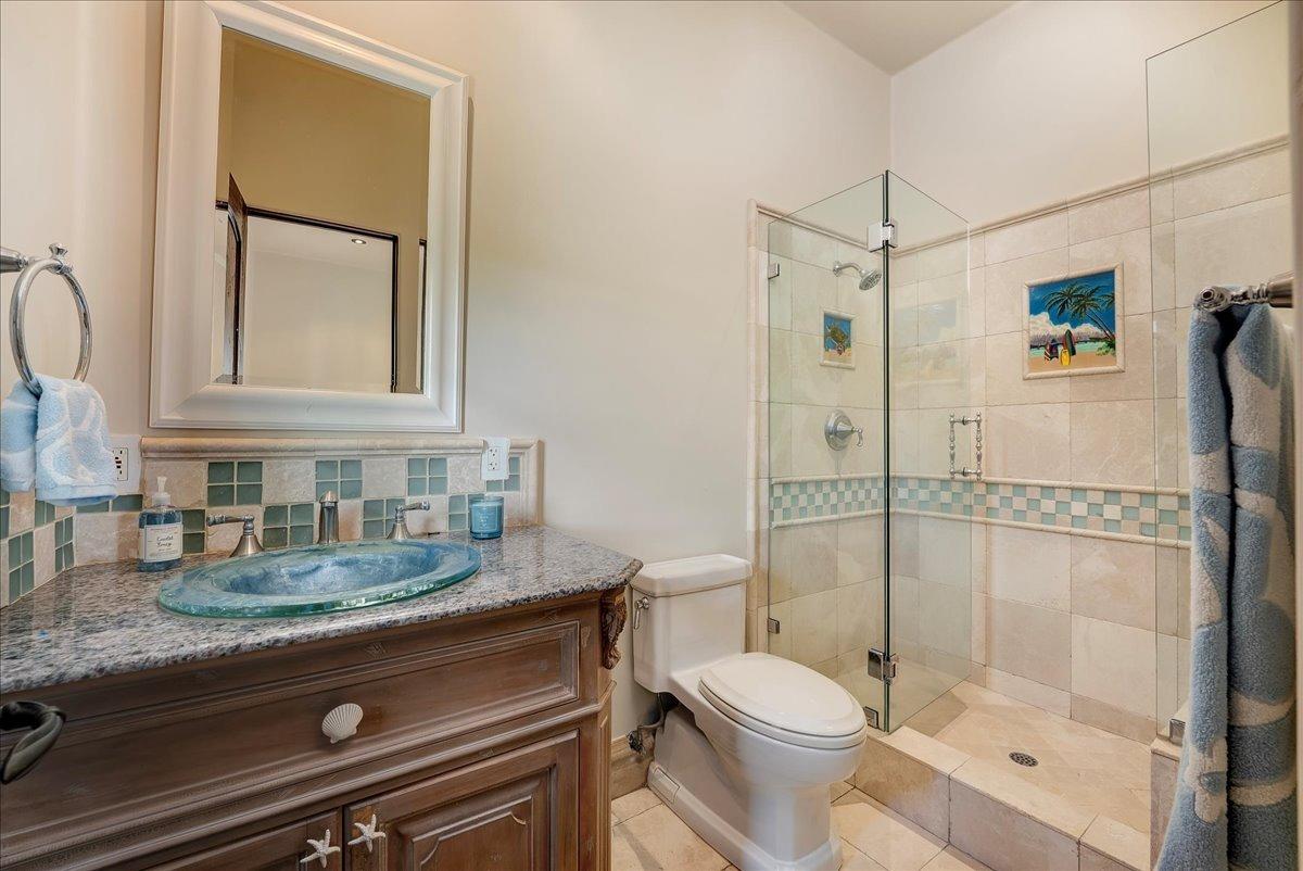 217 Rue Esperanza Lincoln, CA 95648 - Photo 35 of 71 Guest bath.