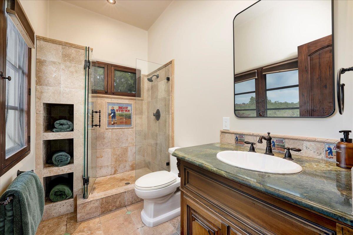 217 Rue Esperanza Lincoln, CA 95648 - Photo 37 of 71 Guest bath.