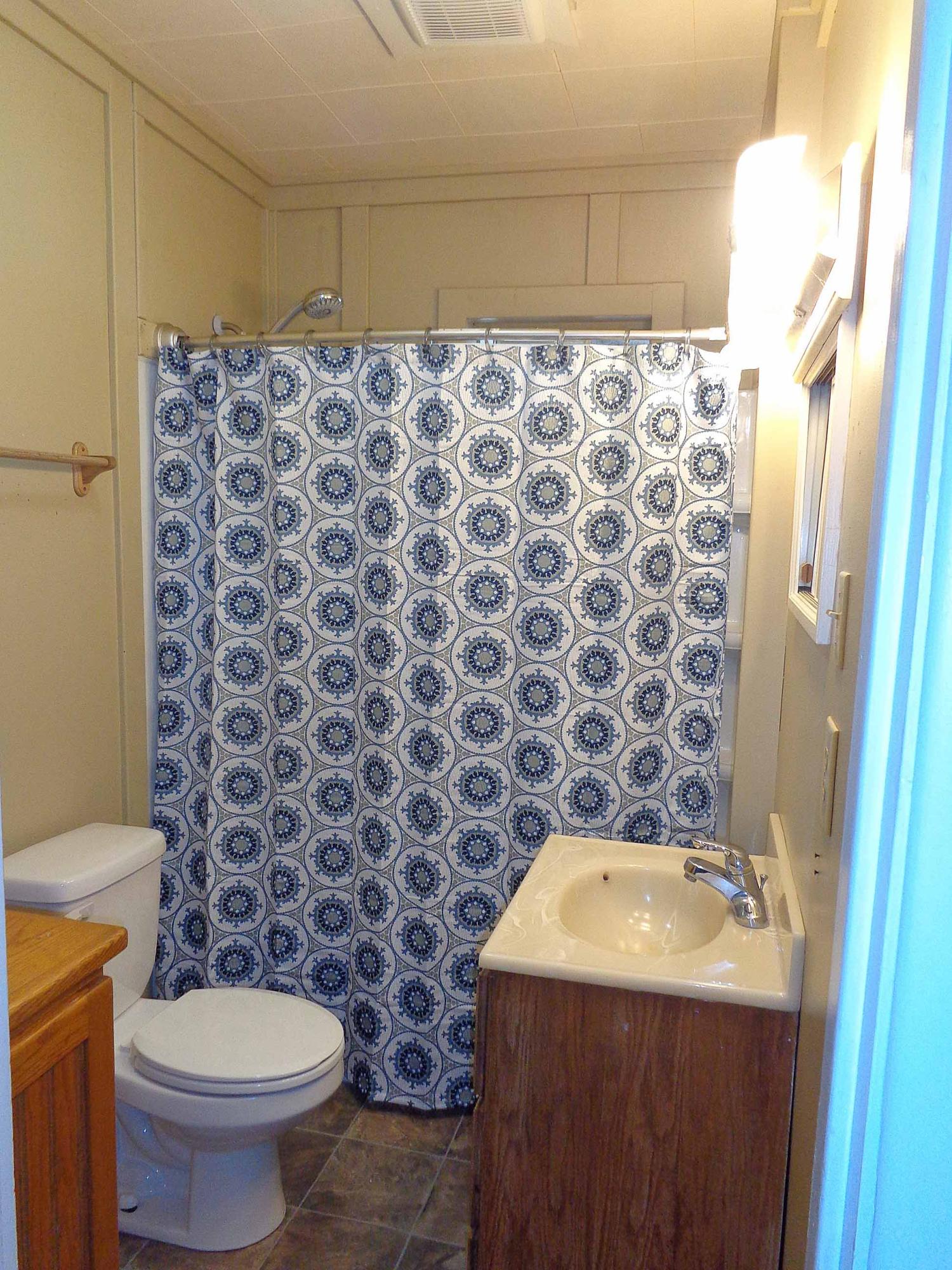 1358 Thomas Road Medford, OR 97501 - Photo 8 of 17 8