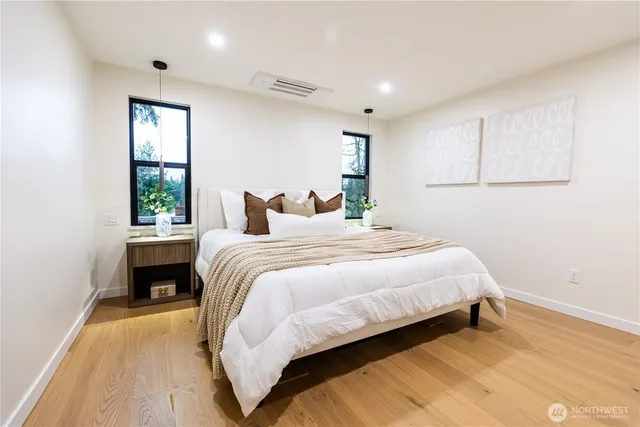 $2,346,000 | 15621 Southeast 24th Street, Bellevue, WA 98008