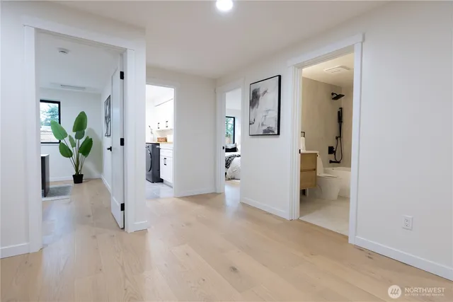 $2,346,000 | 15621 Southeast 24th Street, Bellevue, WA 98008