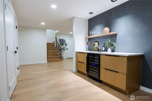 $2,346,000 | 15621 Southeast 24th Street, Bellevue, WA 98008