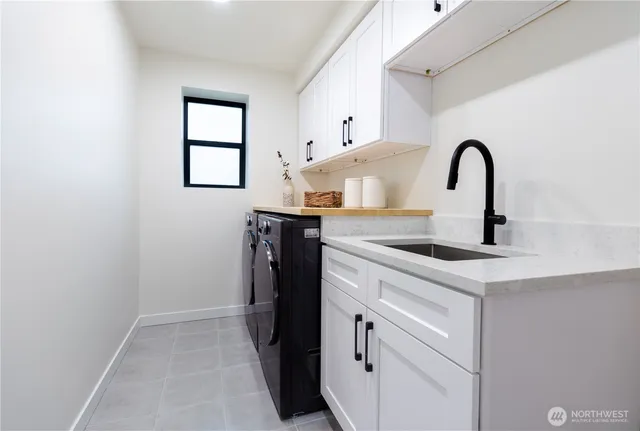 $2,346,000 | 15621 Southeast 24th Street, Bellevue, WA 98008