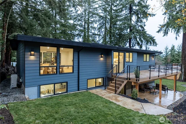 $2,346,000 | 15621 Southeast 24th Street, Bellevue, WA 98008