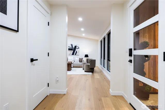 $2,346,000 | 15621 Southeast 24th Street, Bellevue, WA 98008