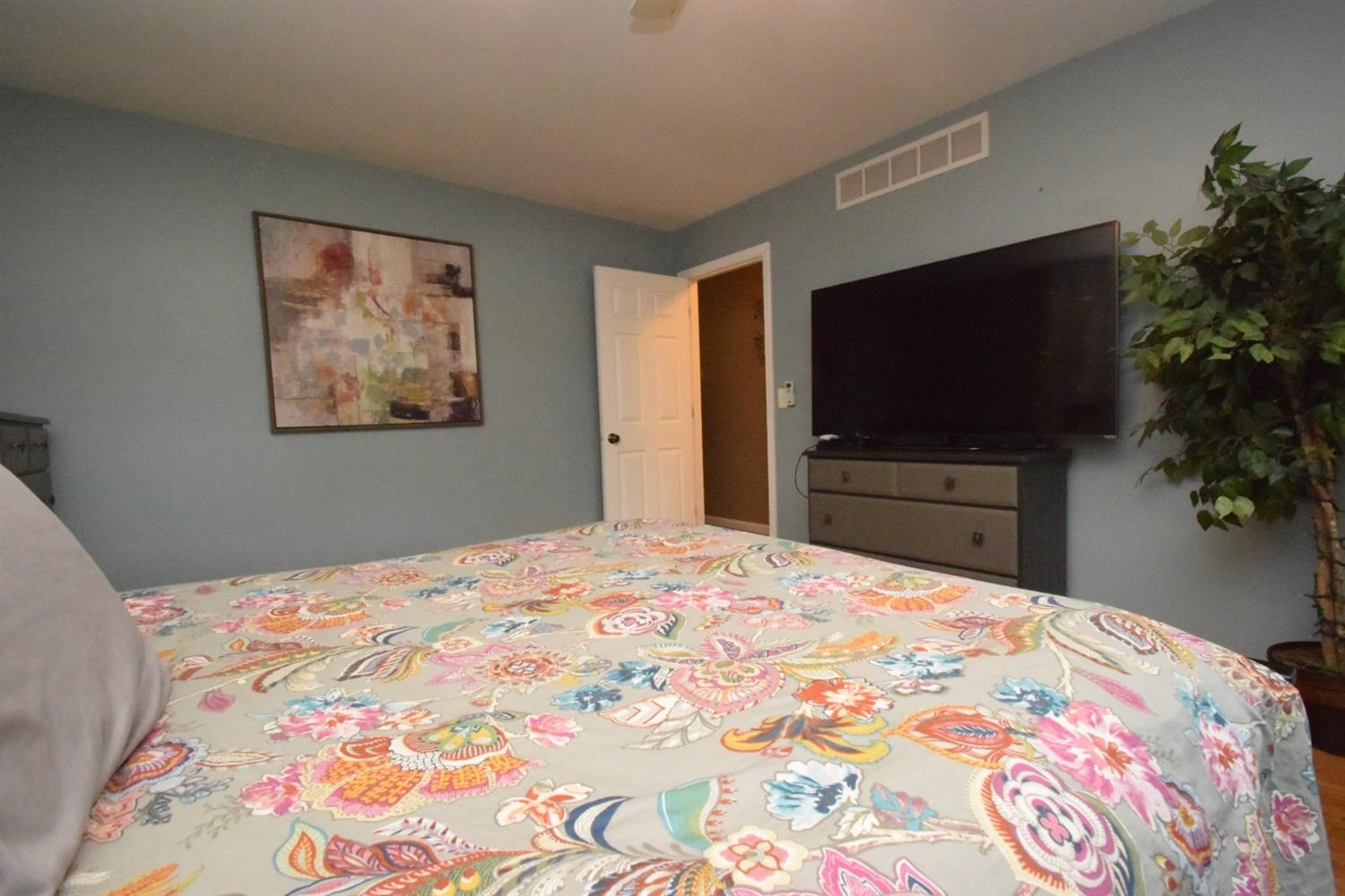 536 West Division Road Valparaiso, IN 46385 - Photo 15 of 28 1500x1000