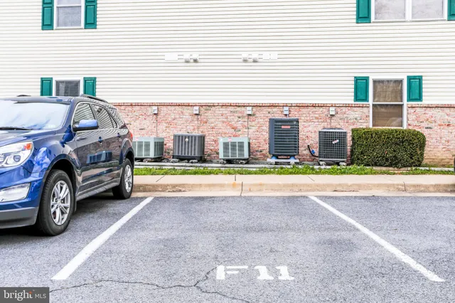 $1,500 | 145 Hailey Lane, Unit F11, Strasburg, VA 22657