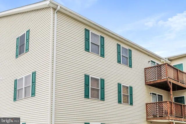 $1,500 | 145 Hailey Lane, Unit F11, Strasburg, VA 22657