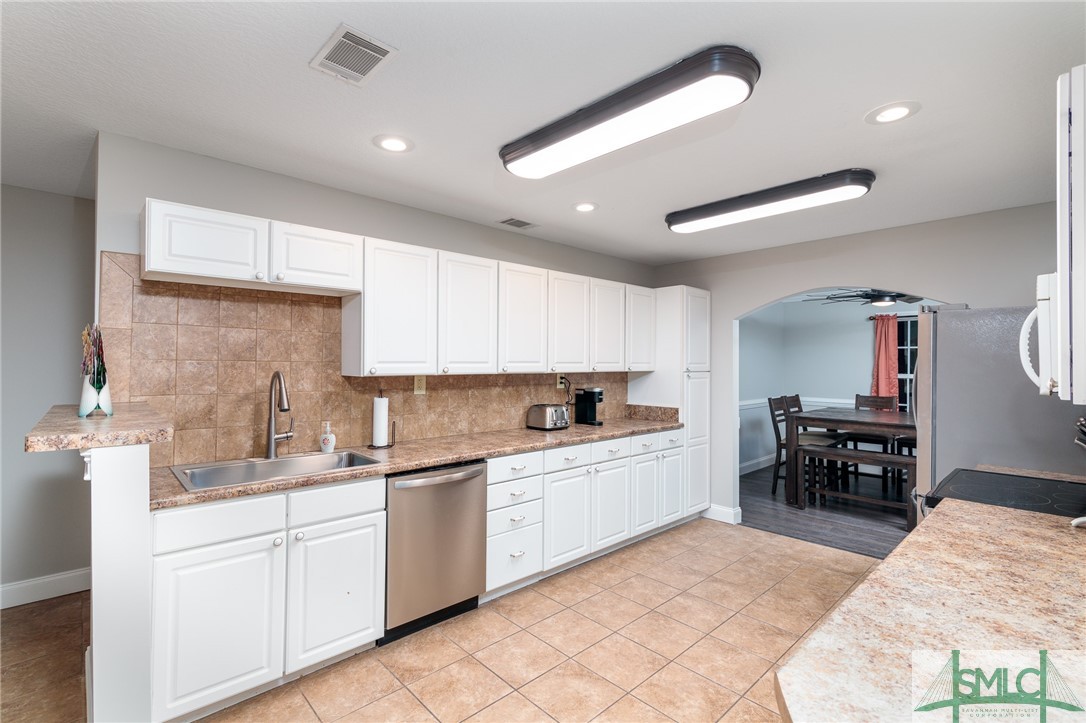 184 Harvey Road Brooklet, GA 30415 - Photo 4 of 24 Gallery Image 4