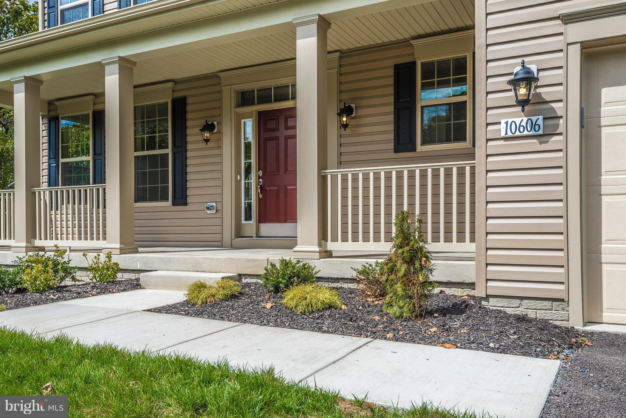 Shown w/ Optional Front Porch
