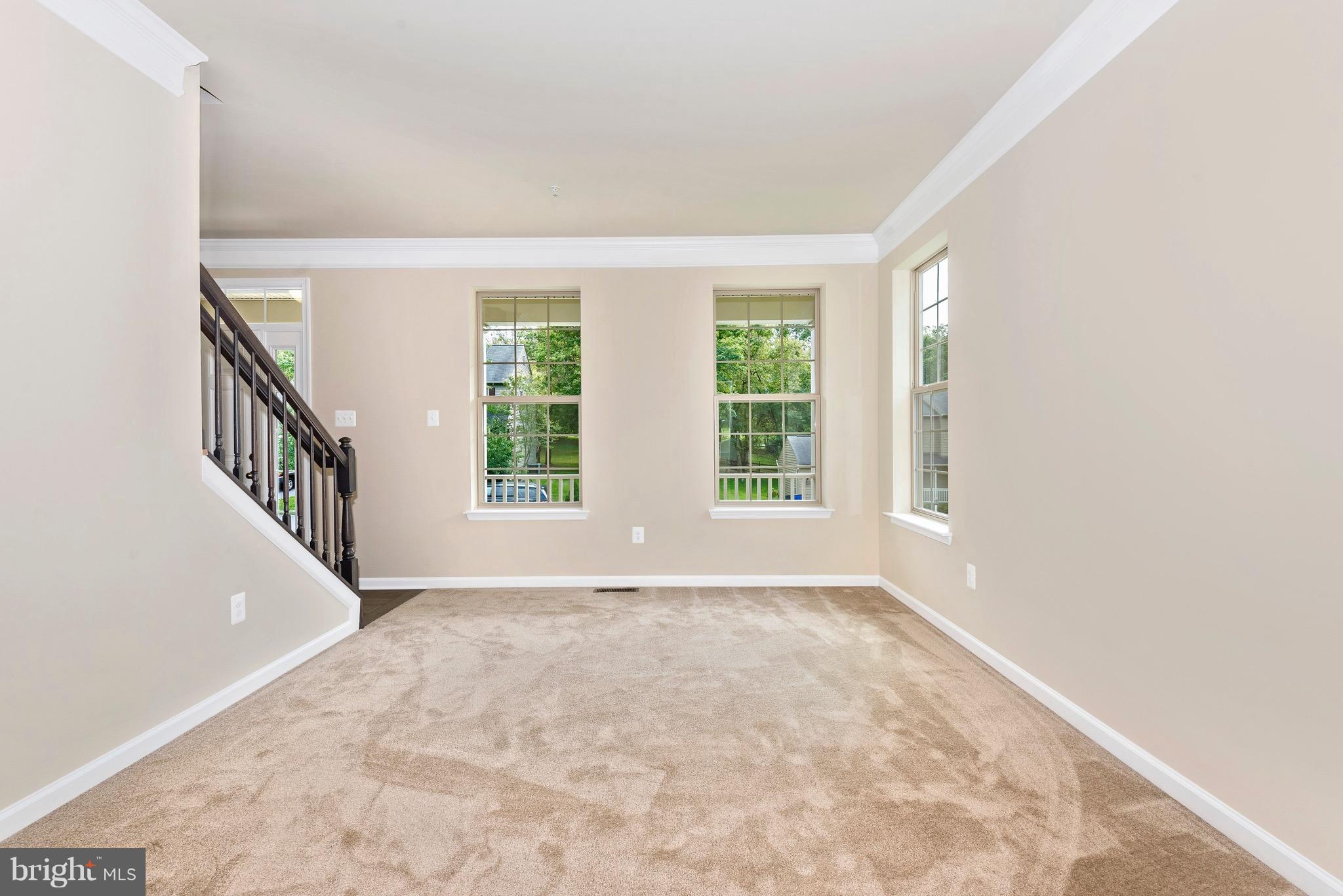 Living Room w/ included Double Crown
