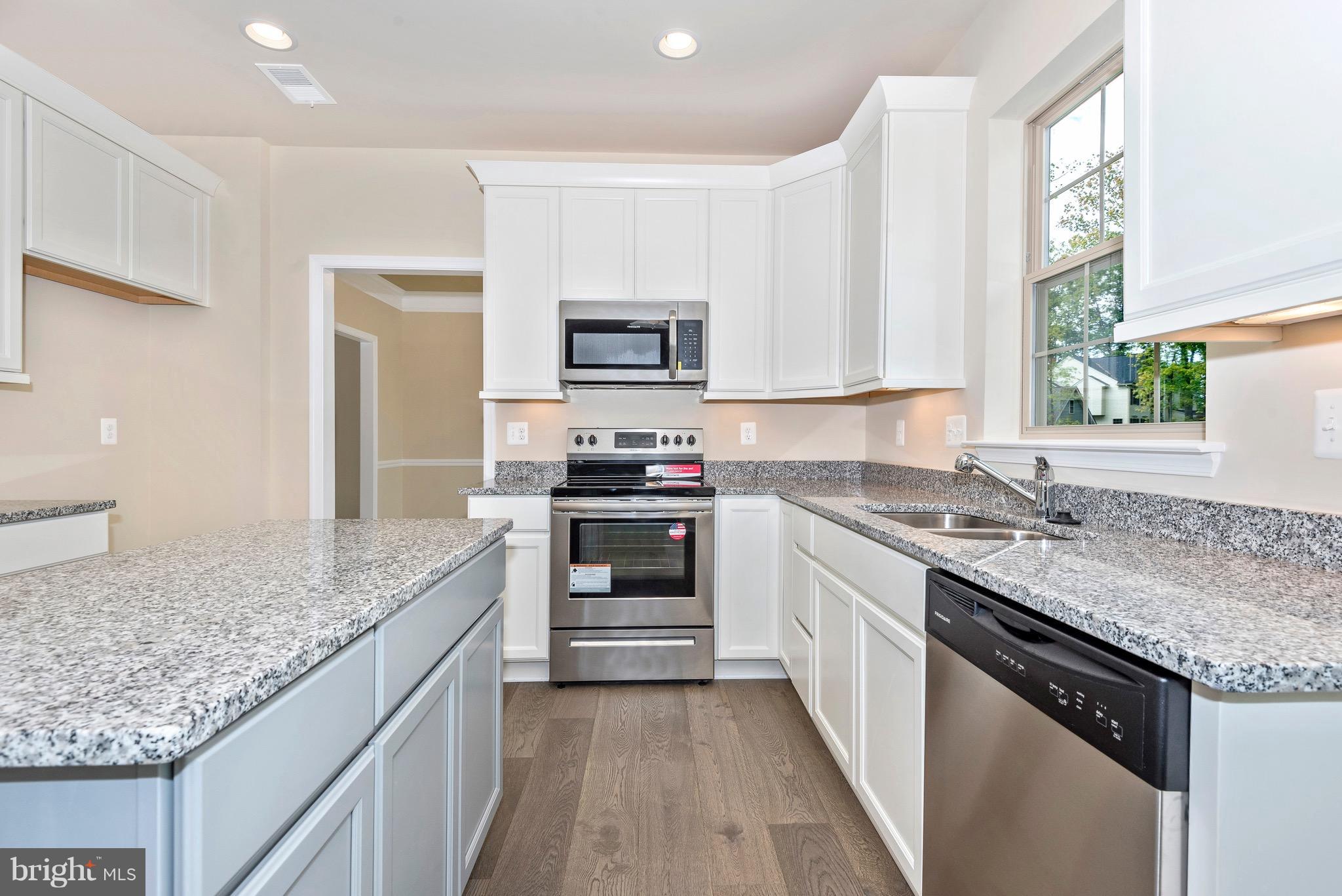 198 Edgewood Road New Market, MD 21774 - Photo 9 of 25 Kitchen w/ included Granite!
