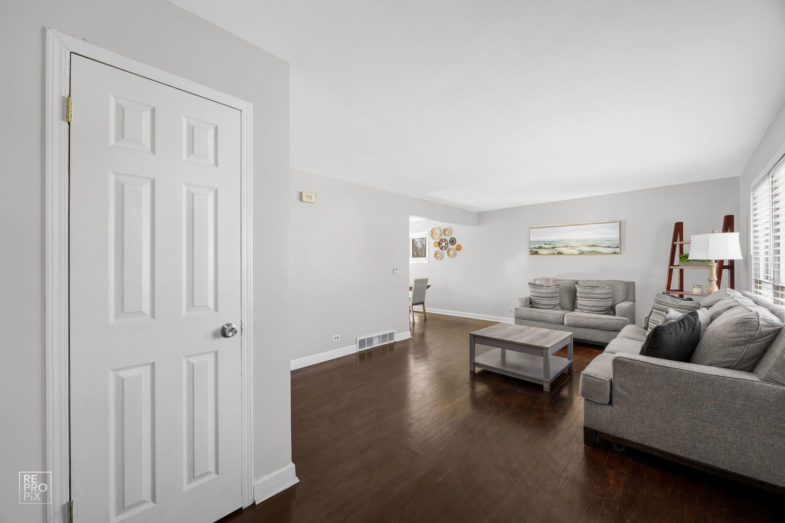707 Inverness Road Lisle, IL 60532 - Photo 3 of 19 Gallery Image 3