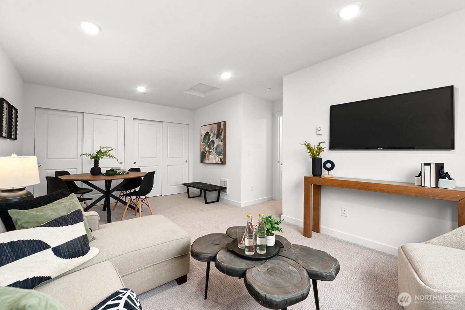 1417 Southwest 111th Lane Seattle, WA 98146 - Photo 18 of 19