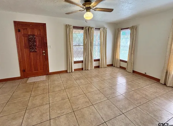 $269,000 | 2431 North Jefferson Avenue, Mount Pleasant, TX 75455