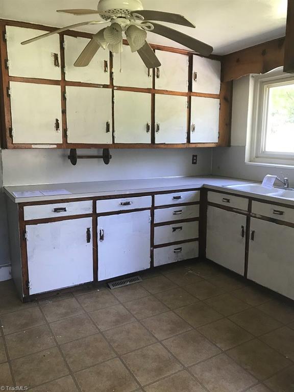 225 Stratford Road Archdale, NC 27263 - Photo 3 of 6 Gallery Image 3