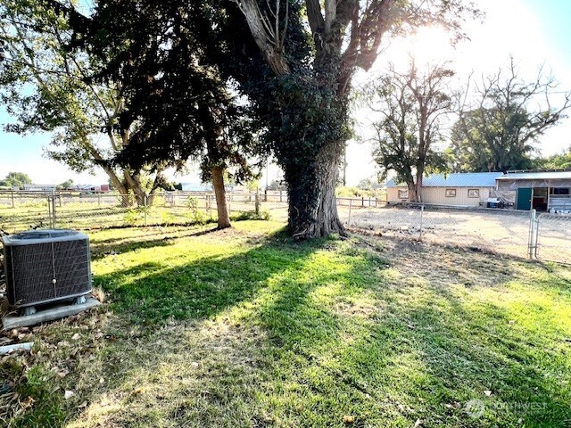 2368 Heritage Road Walla Walla, WA 99362 - Photo 10 of 25