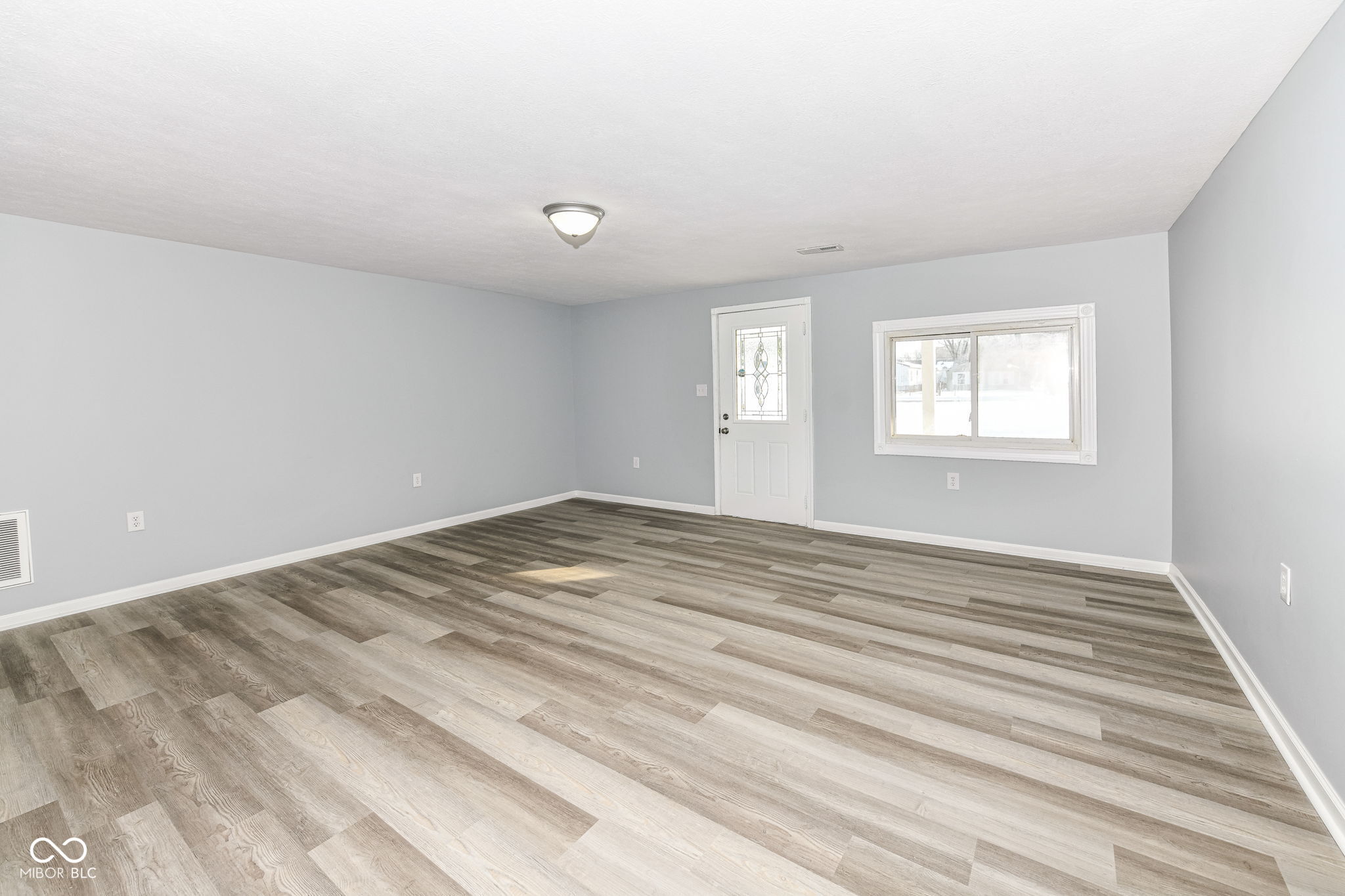 328 Elva Street Anderson, IN 46013 - Photo 3 of 23