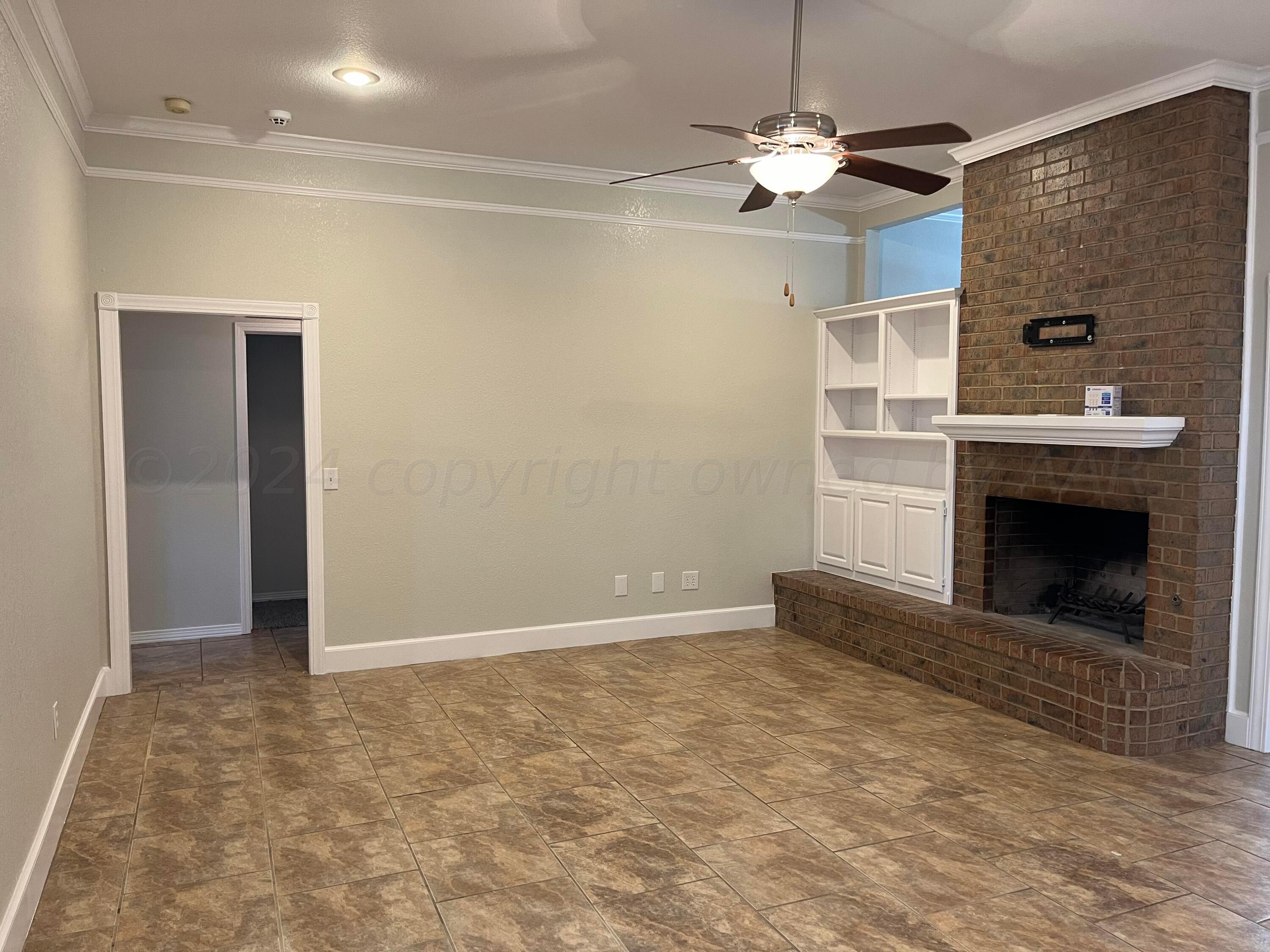 7104 Rochelle Lane Amarillo, TX 79109 - Photo 4 of 44 Living room