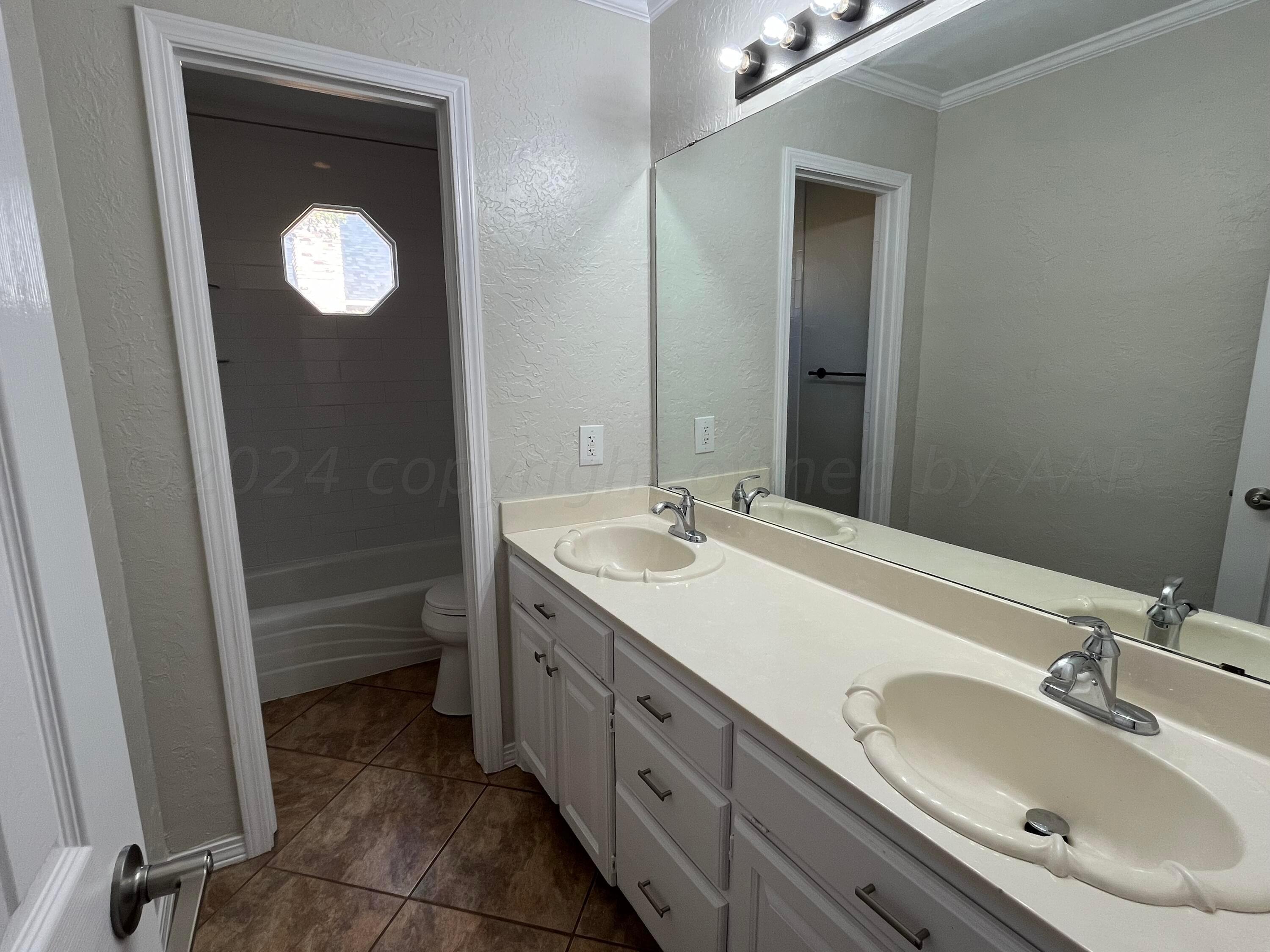 7104 Rochelle Lane Amarillo, TX 79109 - Photo 42 of 44 Bathroom