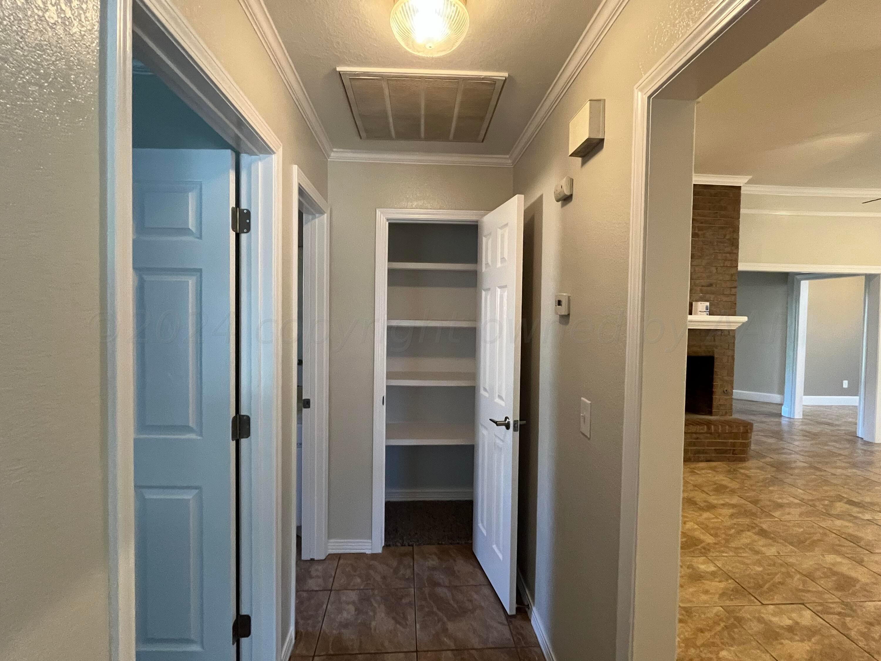 7104 Rochelle Lane Amarillo, TX 79109 - Photo 44 of 44 Hallway