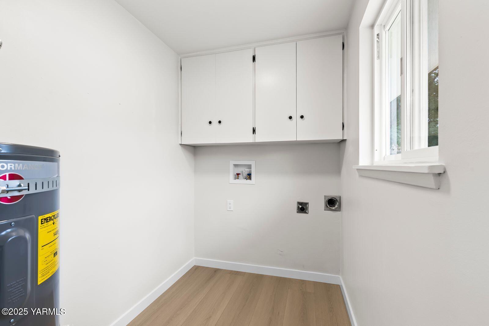 602 Meadowbrook Road Yakima, WA 98903 - Photo 31 of 42 a view of utility room