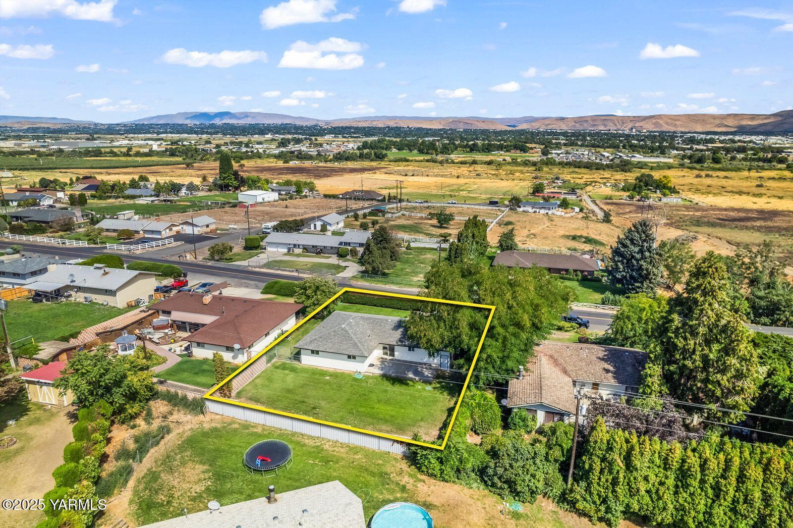 602 Meadowbrook Road Yakima, WA 98903 - Photo 34 of 42 a view of a city