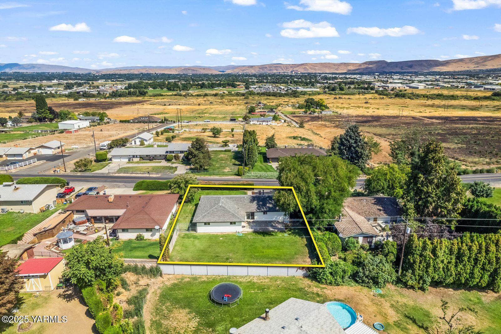 602 Meadowbrook Road Yakima, WA 98903 - Photo 35 of 42 a view of a city